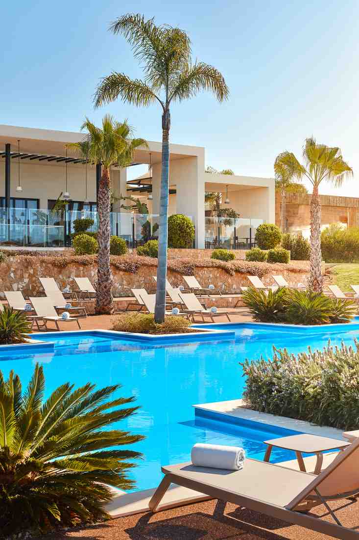 Sunbeds — Tivoli Algarve Resort